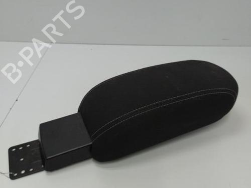Used Armrest / Center console Armrest / Center console FIAT TIPO Estate (356_, 357_) 1.3 D (356WXH1A) (95 hp) 22109267 22109267