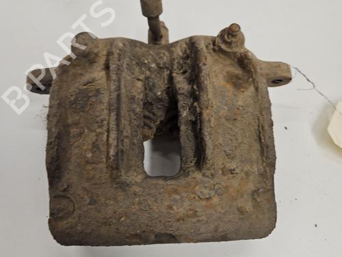 Used Right front brake caliper NISSAN TERRANO II (R20) 2.4 4WD (116 hp) 29494845