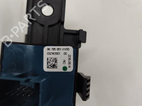 Used Switch Switch PEUGEOT 308 II (LB_, LP_, LW_, LH_, L3_) 1.6 BlueHDi 120 (120 hp) 22109845 22109845