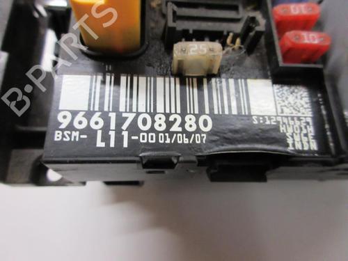 Used Fuse box Fuse box PEUGEOT 307 (3A/C) 1.6 HDi (90 hp) 22108267 22108267