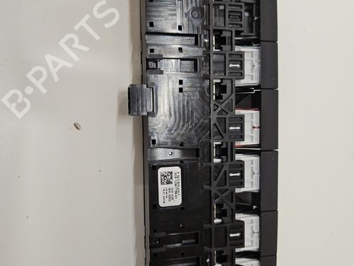 warning-switch-skoda-octavia-iv-combi-nx5-pv5-2019-37734460 main image