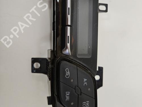 climate-control-toyota-c-hr-_x1_-2016-24917719 main image