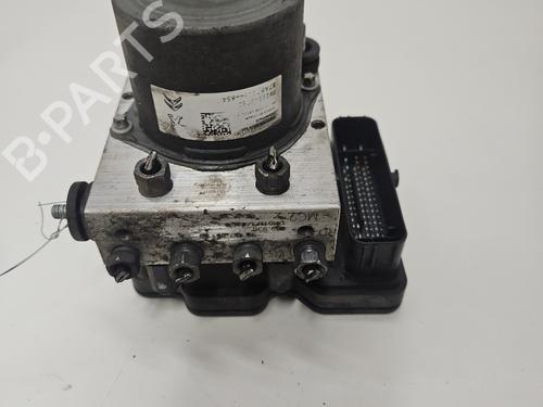 Used ABS pump ABS pump PEUGEOT 208 II (UB_, UP_, UW_, UJ_) e-208 (136 hp) 30532421 30532421