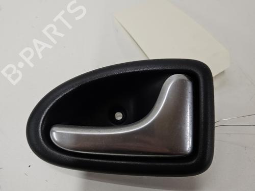 Maneta interior trasera derecha Maneta interior trasera derecha RENAULT CLIO II (BB_, CB_) [1998-2016] 35889342 35889342