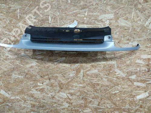 Used Grille RENAULT CLIO II (BB_, CB_) 1.4 (B/CB0C, B/CB0S) (75 hp) 20894425
