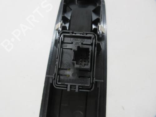 Used Right front window switch Right front window switch RENAULT SCÉNIC III (JZ0/1_) 1.5 dCi (106 hp) 21823231 21823231