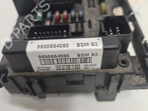 Used Fuse box Fuse box PEUGEOT 206 Hatchback (2A/C) 2.0 HDI 90 (90 hp) 32331681 32331681
