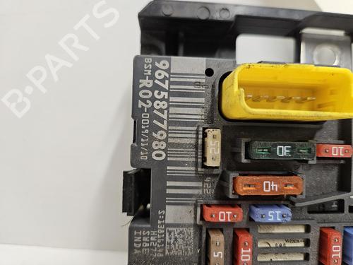 Used Fuse box Fuse box 37708267 37708267