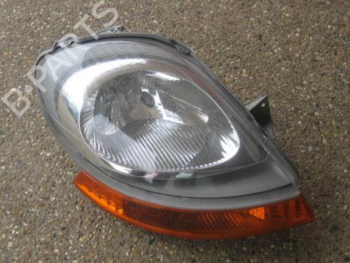 Used Right headlight RENAULT TRAFIC II Van (FL) 1.9 dCi 80 (FL0B) (82 hp) 20899053