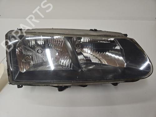 Used Right headlight RENAULT SAFRANE II (B54_) 2.2 dT (B54G) (113 hp) 30116062
