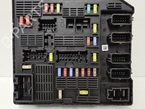 Used Fuse box Fuse box 37672041 37672041