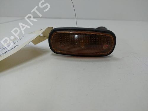 Used Left front indicator Left front indicator LAND ROVER DISCOVERY II (L318) 2.5 Td5 4x4 (139 hp) 20894245 20894245