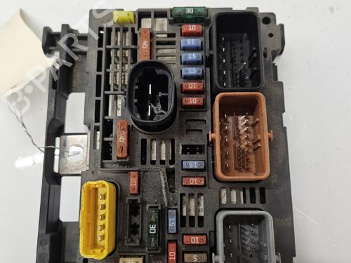 Used Fuse box Fuse box PEUGEOT 308 I (4A_, 4C_) 1.6 HDi (109 hp) 40441048 40441048