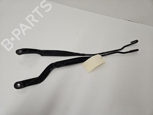 Used Front windshield wiper arm RENAULT SAFRANE II (B54_) 2.2 dT (B54G) (113 hp) 26589268