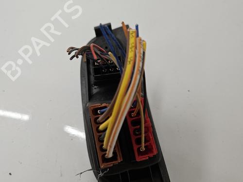 Used Left front window switch Left front window switch RENAULT MEGANE I (BA0/1_) 1.6 16V (BA04, BA0B, BA11, BA1J, BA16, BA19, BA1K, BA1V,... (107 hp) 39929334 39929334