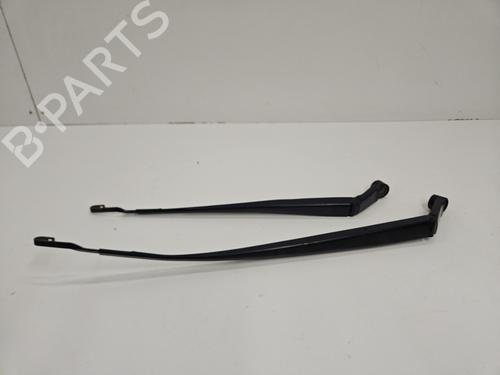 Used Front windshield wiper arm TOYOTA AURIS (_E15_) 1.4 D-4D (NDE150_, NDE150R) (90 hp) 28310084