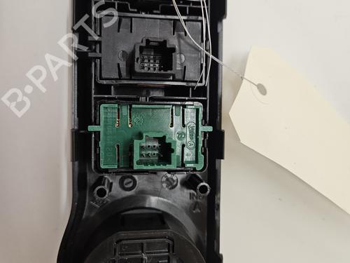 switch-dacia-duster-hs_-2010-2011-2012-2013-2014-2015-2016-2017-2018-34361760 main image
