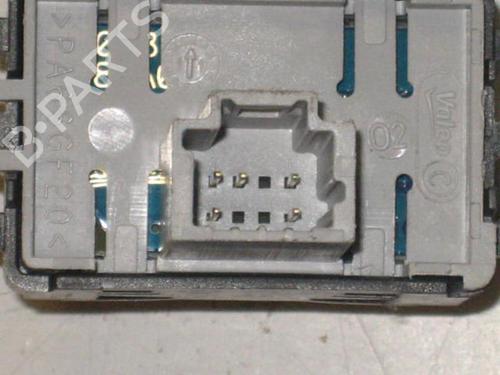 Used Switch Switch RENAULT MEGANE III Hatchback (BZ0/1_, B3_) 1.5 dCi (BZ0C) (90 hp) 22105235 22105235