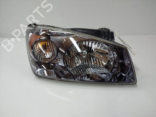 Used Right headlight KIA CERATO I Hatchback (LD) 1.5 CRDi (102 hp) 20902120