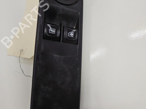 Used Left front window switch RENAULT CLIO IV (BH_) 1.5 dCi 75 (75 hp) 28721590