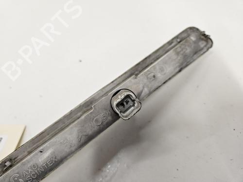 left-daytime-light-peugeot-807-eb_-2002-36479264 main image