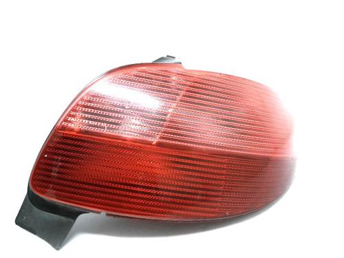 Used Right taillight PEUGEOT 206 Hatchback (2A/C) 1.6 i (89 hp) 28604657