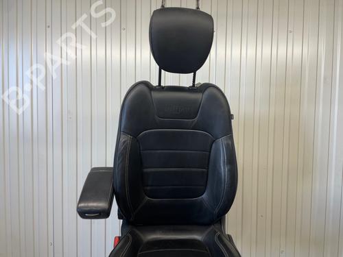 Left front seat RENAULT CAPTUR I (J5_, H5_) 1.2 TCe 120 | BP35993920C15 - Image 4