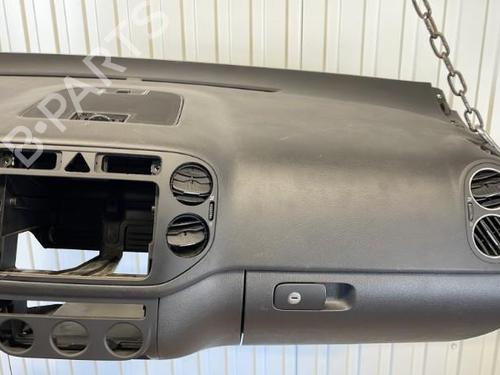 Used Dashboard Dashboard VW GOLF PLUS V (5M1, 521) 1.9 TDI (105 hp) 20916126 20916126