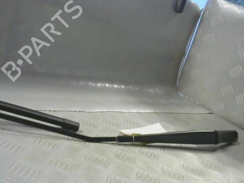 Used Front windshield wiper arm VW GOLF VI (5K1) 2.0 TDI (110 hp) 25275424