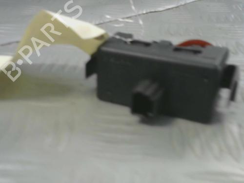 Used Warning switch RENAULT CLIO III (BR0/1, CR0/1) 1.5 dCi (C/BR0G, C/BR1G) (68 hp) 22098921