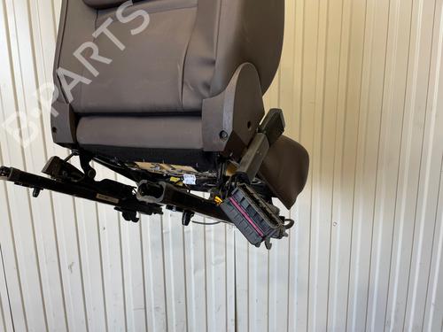 Used Left front seat Left front seat OPEL MERIVA B MPV (S10) 1.7 CDTI (75) (110 hp) 33948071 33948071