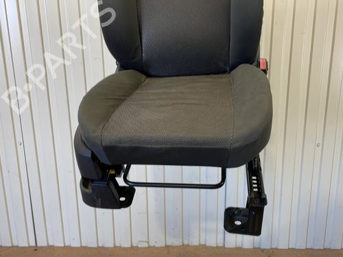 Right front seat FORD KUGA I 2.0 TDCi | BP30110446C16  - Image 8