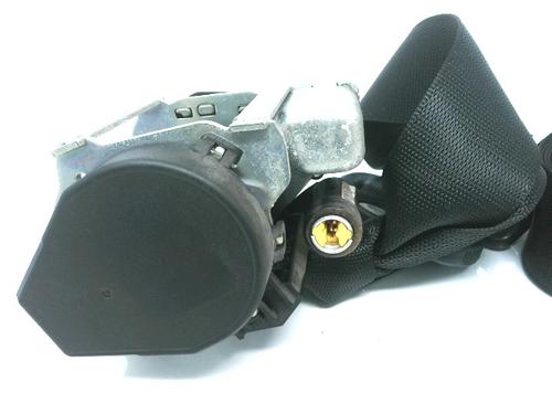 Used Front right seatbelt Front right seatbelt MERCEDES-BENZ B-CLASS Sports Tourer (W245) B 180 CDI (245.207) (109 hp) 26156336 26156336