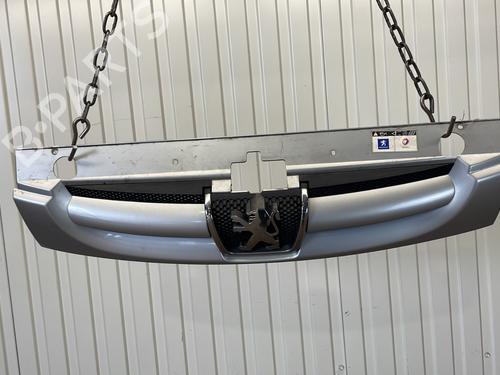 grille-peugeot-partner-mpv-5_-g_-1996-23796263 main image