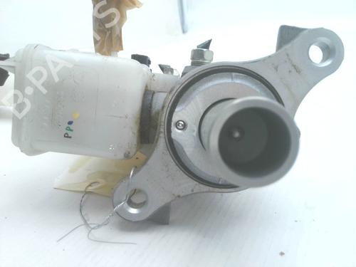 brake-master-cylinder-nissan-juke-f15-2010-2011-2012-2013-2014-2015-2016-2017-2018-2019-30152644 main image