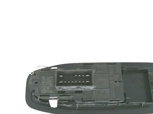 Used Left front window switch Left front window switch PEUGEOT 208 I (CA_, CC_) 1.2 VTI 82 (82 hp) 35921376 35921376