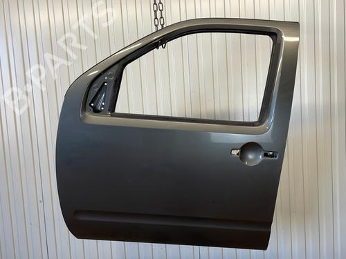 Used Left front door NISSAN PATHFINDER III (R51) 2.5 dCi 4WD (174 hp) 26237028