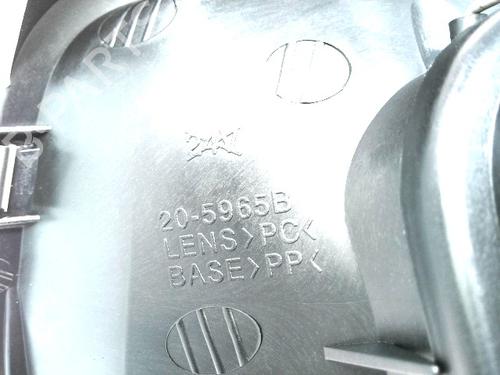 Right headlight VW POLO (6N2) 1.9 SDI | BP28429712C29