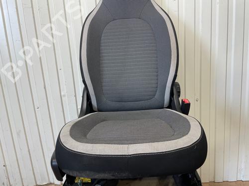 Left front seat RENAULT TWINGO III (BCM_, BCA_) 1.0 SCe 70 | BP39463968C15 - Image 2