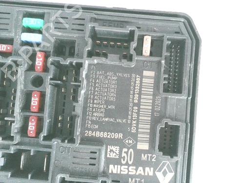 Used Fuse box Fuse box 39152607 39152607