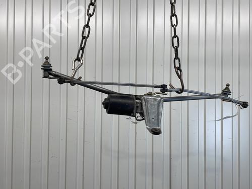 Used Front wiper motor RENAULT RAPID Box Body/MPV (F40_, G40_) 1.4 (F40D) (79 hp) 30708789