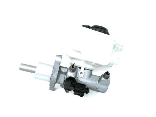 Used Brake master cylinder Brake master cylinder VW CADDY III Box Body/MPV (2KA, 2KH, 2CA, 2CH) 1.6 TDI (102 hp) 30099890 30099890