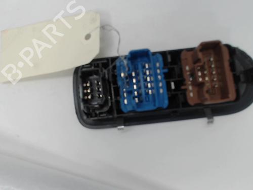 Used Left front window switch RENAULT CLIO III (BR0/1, CR0/1) 1.5 dCi (BR17, CR17) (86 hp) 20915012