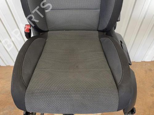 Used Left front seat Left front seat VW GOLF VI (5K1) 1.6 TDI (105 hp) 20916339 20916339