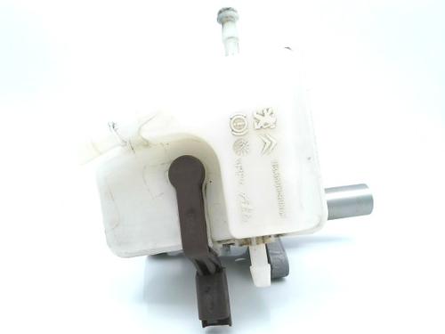 brake-master-cylinder-citroen-c4-picasso-ii-2013-25339613 main image