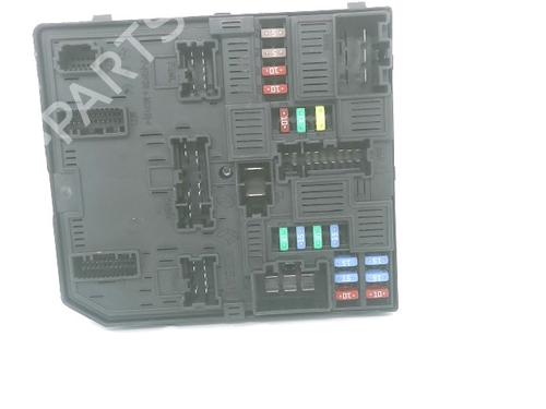 Used Fuse box Fuse box 37006892 37006892