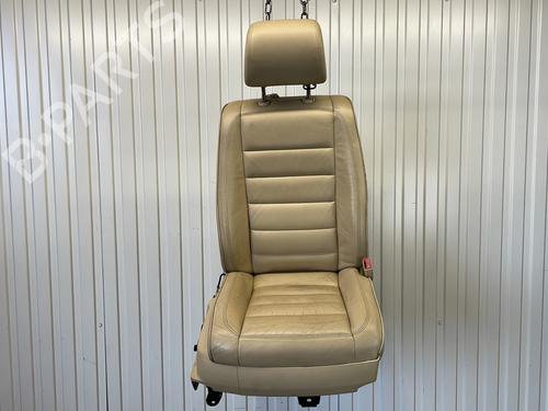 Used Right front seat VW TOUAREG (7LA, 7L6, 7L7) 5.0 V10 TDI (313 hp) 30491867