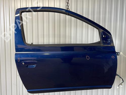 Used Right front door TOYOTA YARIS (_P1_) 1.4 D-4D (NLP10_, NLP10R) (75 hp) 28586068