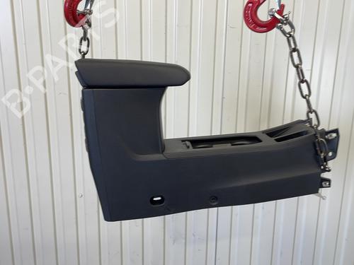 Used Middle console Middle console RENAULT CLIO V (B7_) 1.0 TCe 90 (B7MT) (91 hp) 29066413 29066413