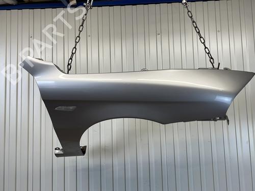 Used Right front fenders ALFA ROMEO 147 (937_) 1.9 JTDM 16V (937.AXN1B, 937.AXZ1B) (170 hp) 32734620